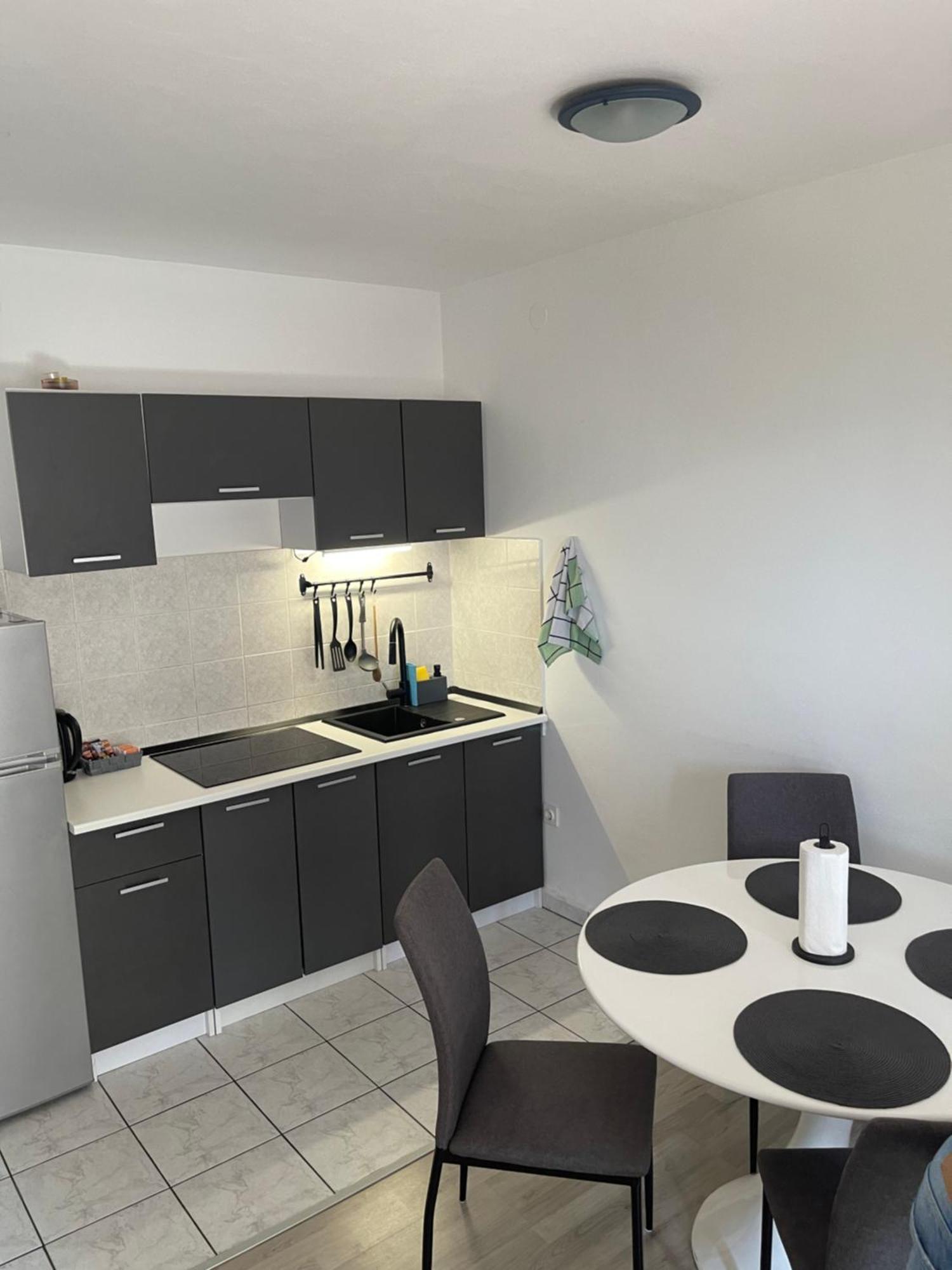 Apartman Hrusta Crikvenica Exteriör bild